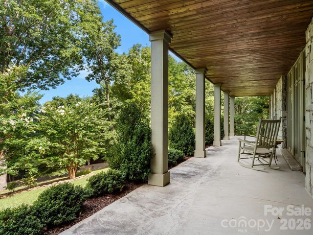 65 Crestwood Road, Asheville, NC 28804