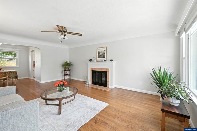 1665 Grant St NE, Salem, OR 97301