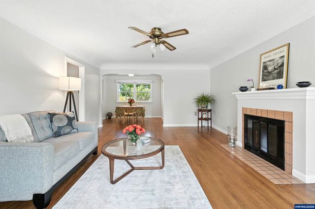 1665 Grant St NE, Salem, OR 97301
