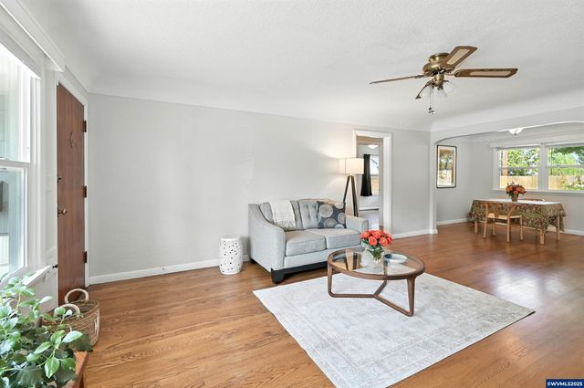 1665 Grant St NE, Salem, OR 97301