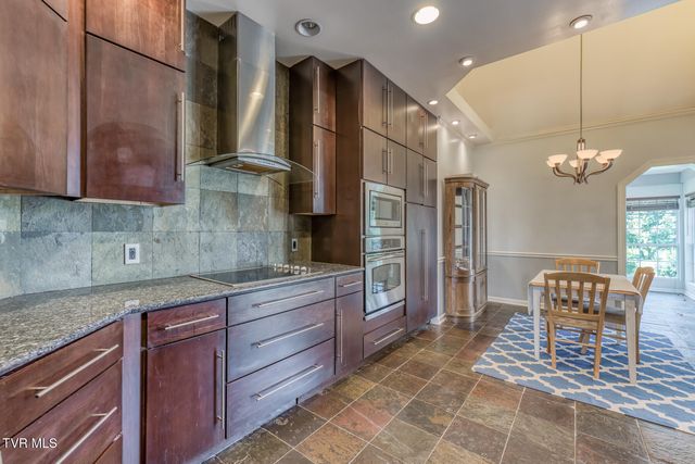 141 Barefoot Landing Drive, Blountville, TN 37617
