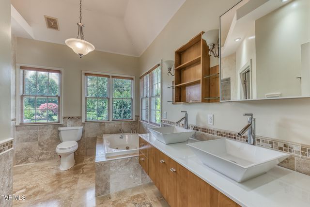 141 Barefoot Landing Drive, Blountville, TN 37617