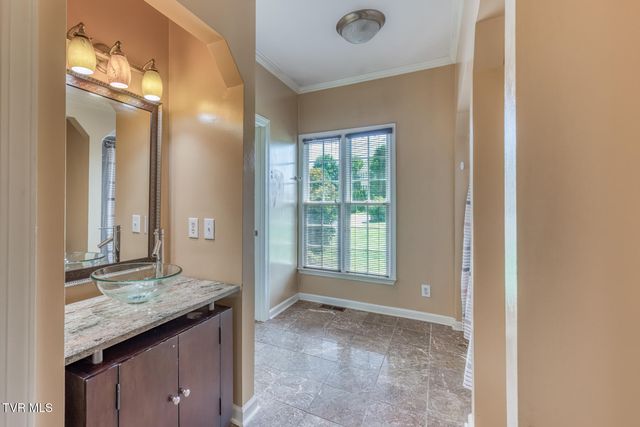 141 Barefoot Landing Drive, Blountville, TN 37617