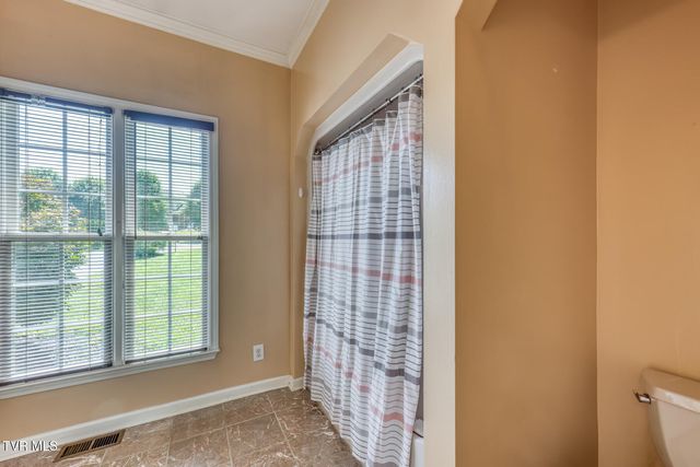 141 Barefoot Landing Drive, Blountville, TN 37617