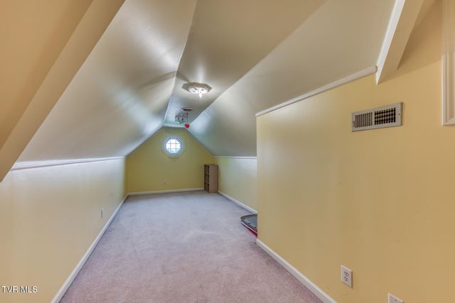 141 Barefoot Landing Drive, Blountville, TN 37617