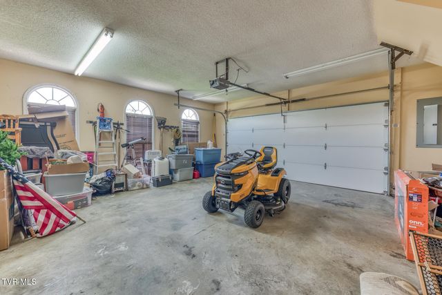 141 Barefoot Landing Drive, Blountville, TN 37617