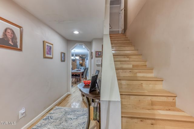 141 Barefoot Landing Drive, Blountville, TN 37617