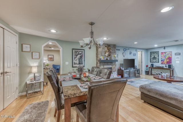 141 Barefoot Landing Drive, Blountville, TN 37617