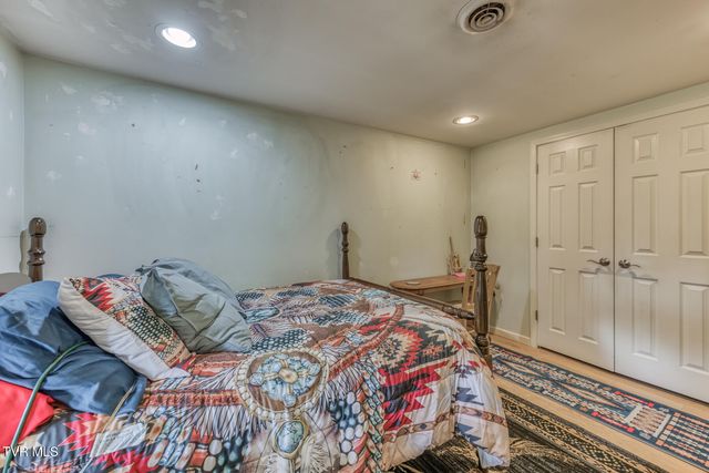 141 Barefoot Landing Drive, Blountville, TN 37617
