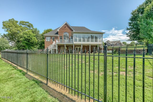 141 Barefoot Landing Drive, Blountville, TN 37617