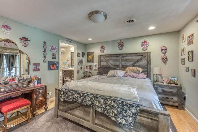 141 Barefoot Landing Drive, Blountville, TN 37617