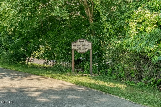 141 Barefoot Landing Drive, Blountville, TN 37617