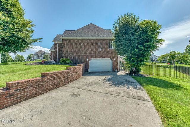 141 Barefoot Landing Drive, Blountville, TN 37617