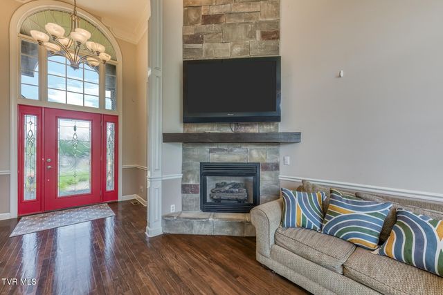 141 Barefoot Landing Drive, Blountville, TN 37617