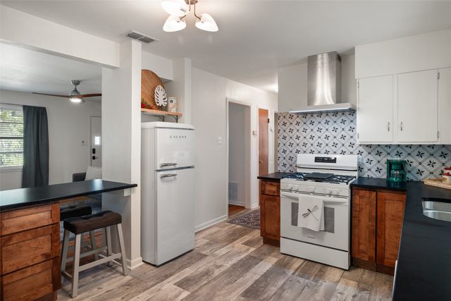 412 S Somervelle, Iredell, TX 76649