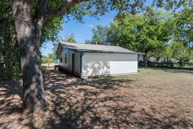 412 S Somervelle, Iredell, TX 76649
