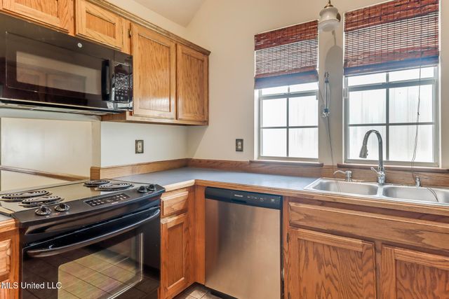 2694 Broadwater Drive, Gulfport, MS 39507