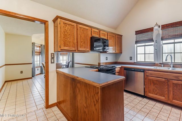 2694 Broadwater Drive, Gulfport, MS 39507