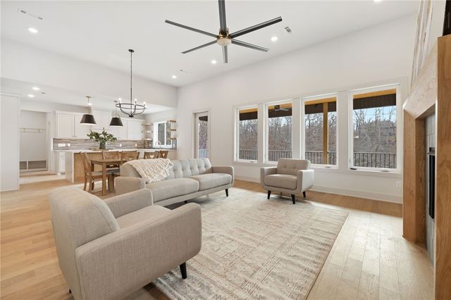 19 Cullen Hills Drive, Bella Vista, AR 72715