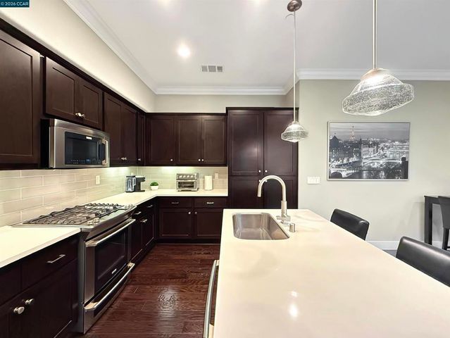 2291 Overlook Dr, Walnut Creek, CA 94597