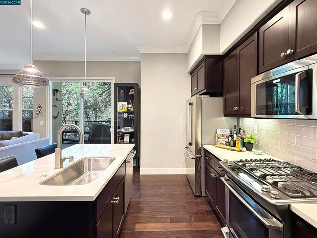 2291 Overlook Dr, Walnut Creek, CA 94597