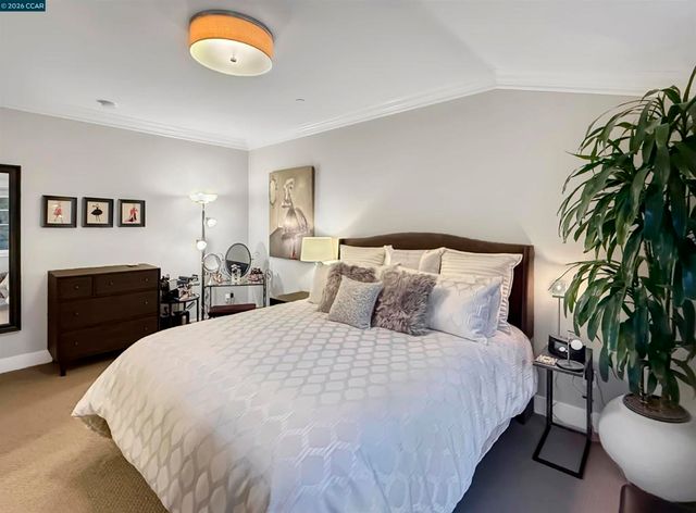 2291 Overlook Dr, Walnut Creek, CA 94597