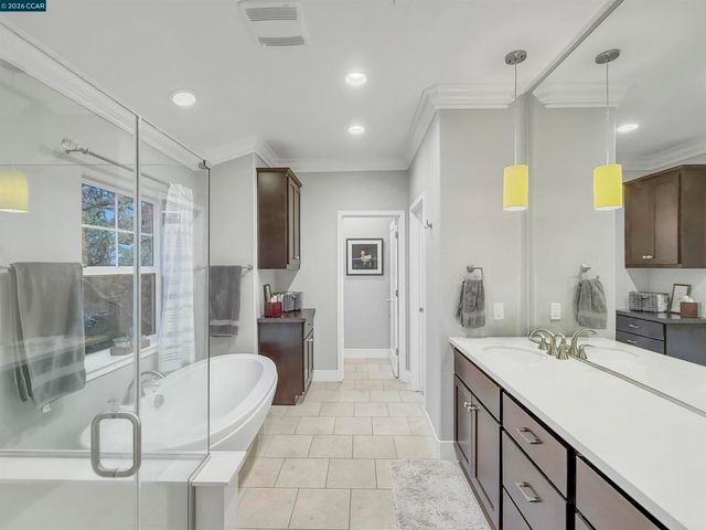 2291 Overlook Dr, Walnut Creek, CA 94597