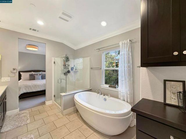 2291 Overlook Dr, Walnut Creek, CA 94597