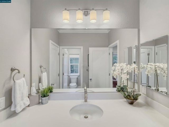 2291 Overlook Dr, Walnut Creek, CA 94597