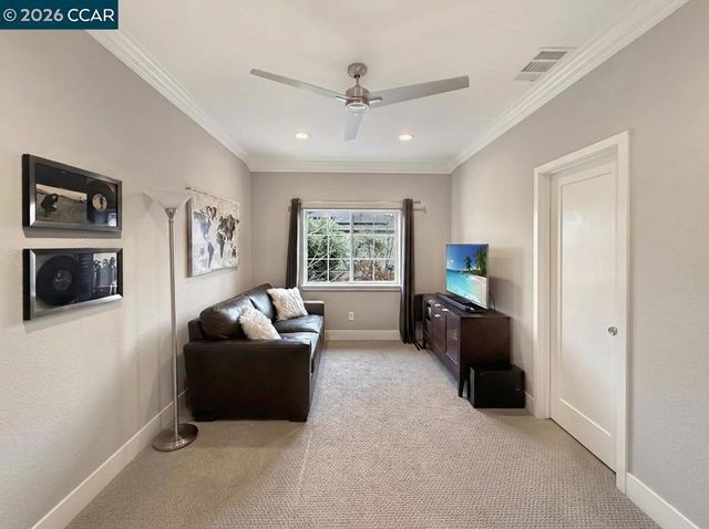 2291 Overlook Dr, Walnut Creek, CA 94597