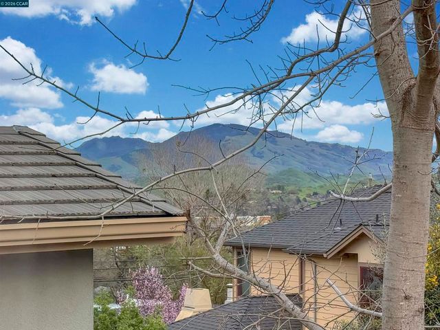 2291 Overlook Dr, Walnut Creek, CA 94597