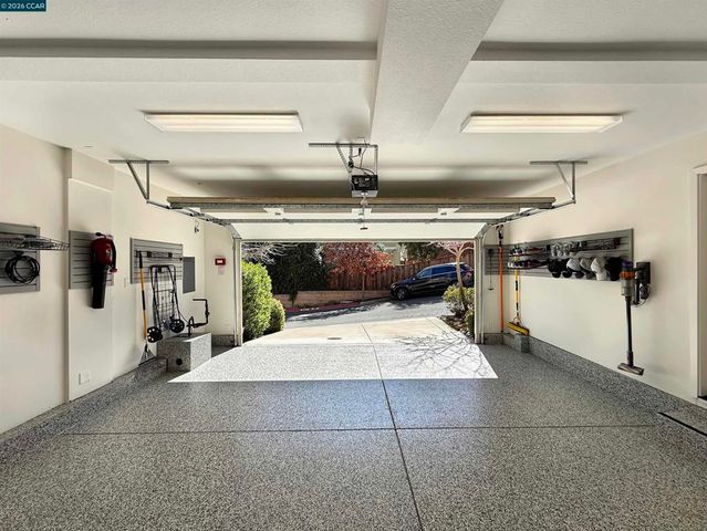 2291 Overlook Dr, Walnut Creek, CA 94597