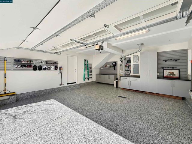 2291 Overlook Dr, Walnut Creek, CA 94597