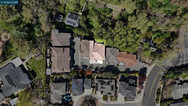 2291 Overlook Dr, Walnut Creek, CA 94597