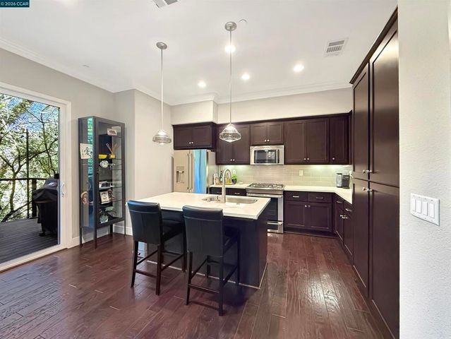 2291 Overlook Dr, Walnut Creek, CA 94597