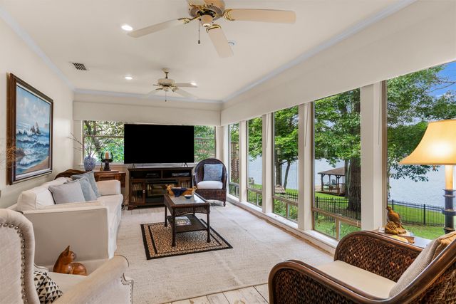116 Pinewood Cove, Holly Lake Ranch, TX 75765