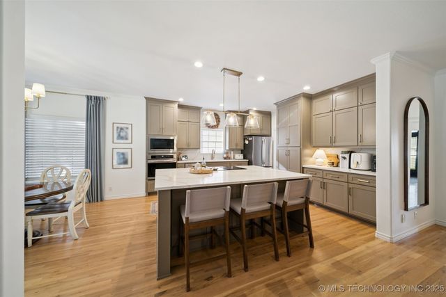 305 N Forest Ridge Boulevard, Broken Arrow, OK 74014