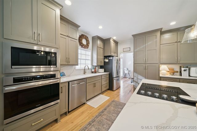 305 N Forest Ridge Boulevard, Broken Arrow, OK 74014