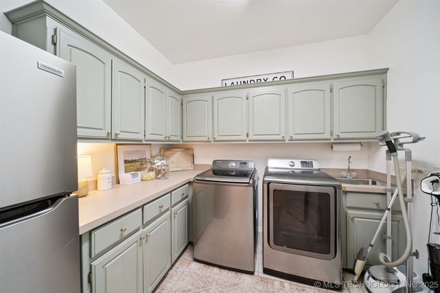 305 N Forest Ridge Boulevard, Broken Arrow, OK 74014