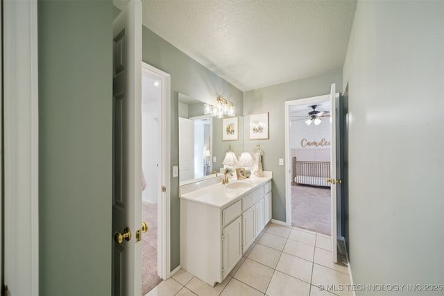 305 N Forest Ridge Boulevard, Broken Arrow, OK 74014