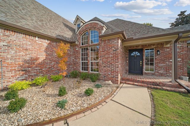 305 N Forest Ridge Boulevard, Broken Arrow, OK 74014