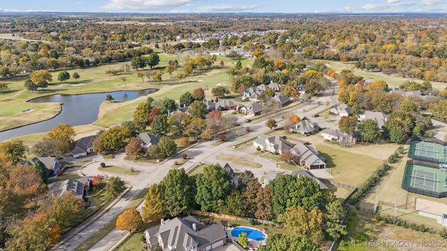 305 N Forest Ridge Boulevard, Broken Arrow, OK 74014