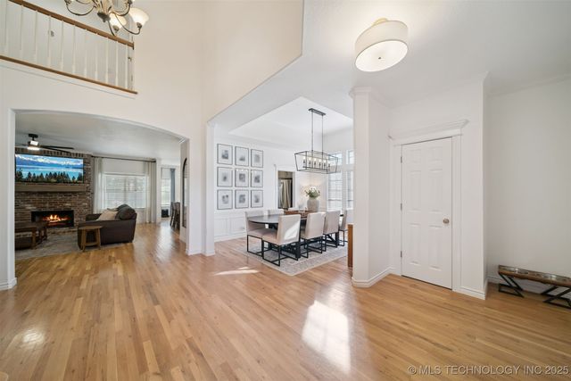 305 N Forest Ridge Boulevard, Broken Arrow, OK 74014