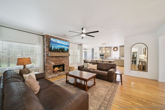 305 N Forest Ridge Boulevard, Broken Arrow, OK 74014