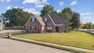 305 N Forest Ridge Boulevard, Broken Arrow, OK 74014