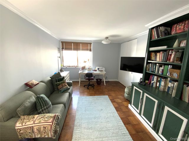 27110 Grand Central Parkway 12H, Floral Park, NY 11005