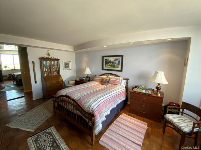 27110 Grand Central Parkway 12H, Floral Park, NY 11005