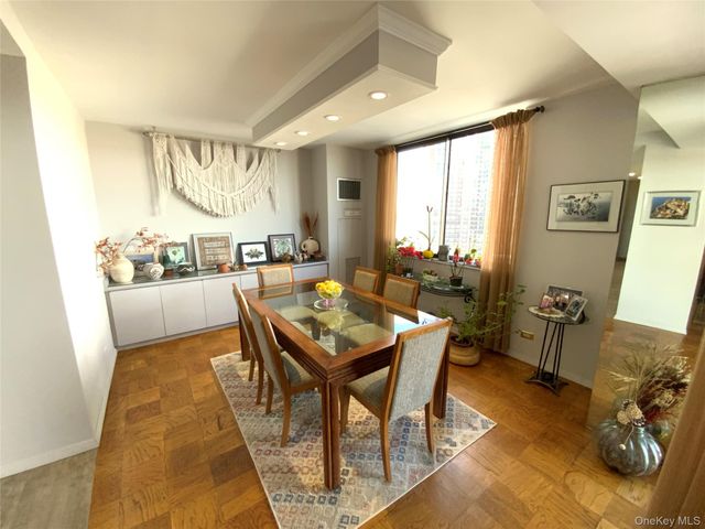 27110 Grand Central Parkway 12H, Floral Park, NY 11005