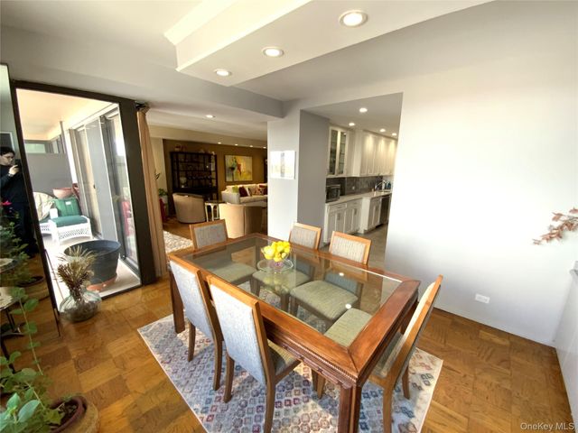 27110 Grand Central Parkway 12H, Floral Park, NY 11005