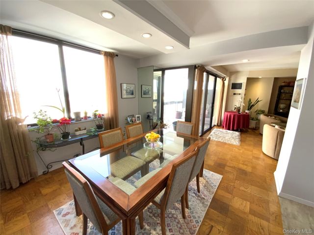 27110 Grand Central Parkway 12H, Floral Park, NY 11005